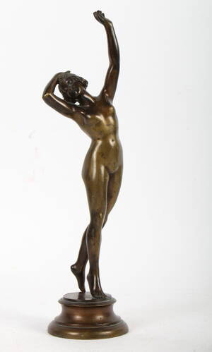 Bronze. Helfigur af kvinde, H. 34 cm Denne vare er sat til omsalg under nyt varenummer 4268600