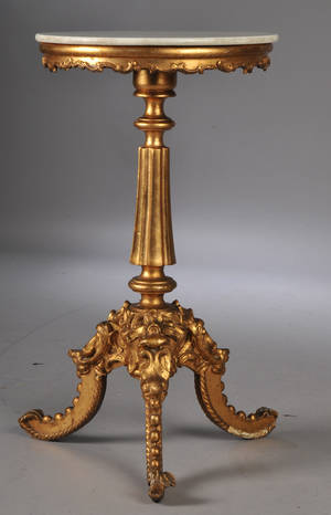 Piedestalbord af forgyldt træ og gesso,