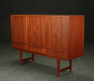 Skænk af teak, 1960erne, dansk møbelproducent Denne vare er sat til omsalg under nyt varenummer 4071746