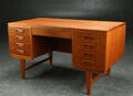 Skrivebord af teak, 1950erne, dansk møbelproducent Denne vare er sat til omsalg under nyt varenummer 4270734