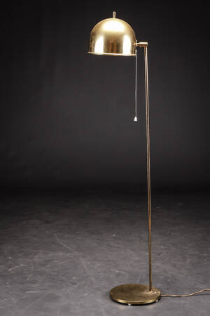 Bergboms. Standerlamp af messing