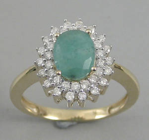 Smaragd- og brillantring