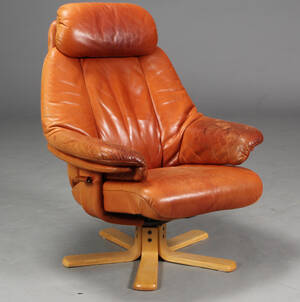 Dansk Møbelproducent. Justerbar lænestol, læder, bøgetræ