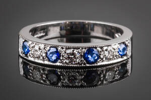 Safir- og brillant alliancering af hvidguld 18 kt.