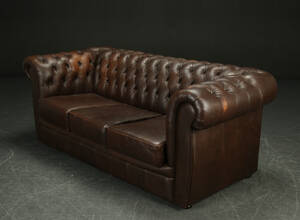 Tre-personers Chesterfield sofa