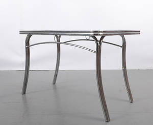 Bord, vitt med kromat underrede