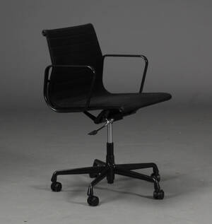 Charles Eames. Kontorstol med lav ryg, model EA- 117
