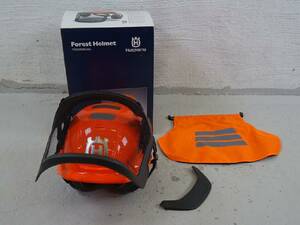 Husqvarna skogshjälm. A49