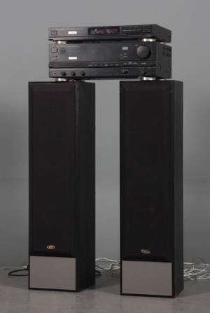 Stereoanlæg med højtalere. 4