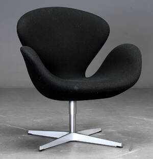 Arne Jacobsen. Lænestol Svanen med sort uld, model 3320 