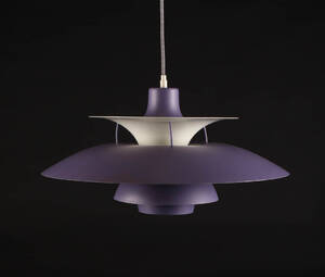 Poul Henningsen 1894-1967. PH5 pendel med skærme af lilla lakeret aluminium, Ø 50 cm.