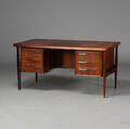 Dansk møbelproducent. Fritstående skrivebord, palisander
