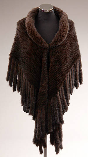 Fur Living. Poncho-sjal af strikket mink, scanbrown. Str. one size