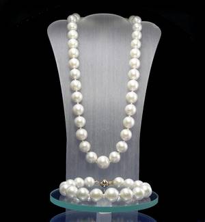 Südsee Armband und Kette mit goldenen Kugelverschlüssen,  mit Report  2 