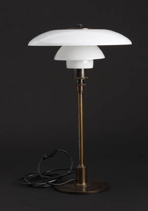 Poul Henningsen. PH Bordlampe, model TrePH 