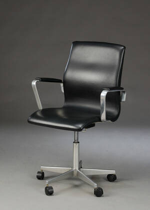 Arne Jacobsen, Oxford kontorstol. Denne vare er sat til omsalg under nyt varenummer 4117852