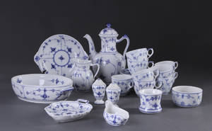 Musselmalet Riflet service, porcelæn. Kgl.P., primært I. sort. 25