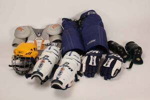 Ishockey udstyr. 9 Denne vare er sat til omsalg under nyt varenummer 4485366