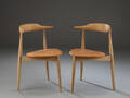 Hans J. Wegner. Par Hjertestole, af eg, model FH 4104 2