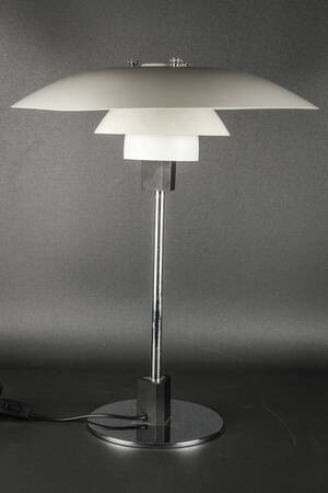 Poul Henningsen. PH 43 bordlampe 