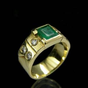 Ring mit Brillanten und Smaragd