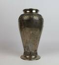 Vase mit Mäander Bordüren   Diese Ware steht erneut zur Auktion unter der Warennummer 4703206