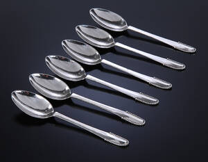 Georg Jensen. Kugle 6 frokostdessertskeer af let hammerslået sterlingsølv 