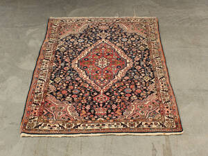 Orientalsk tæppe. 156 x 100 cm Denne vare er sat til omsalg under nyt varenummer 4080197