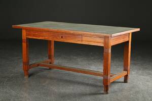 Martin Nyrop. Skrivebord tegnet til københavns Rådhus