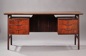 Omann Jun. Fritstående skrivebord af palisander, model 75