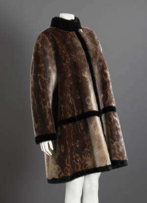 Sælskindsfrakke. Str. 4042