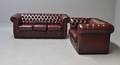 Chesterfield. Tre- samt to pers. sofa. Bordeauxfarvet læder2