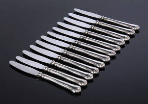 Cohr. Gl. Herregård middagsknive med skafter af sølv 12 