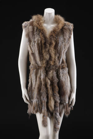 Fur Living. Vest af strikket kanin. Str. LXL