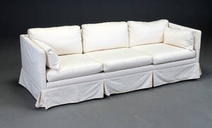 Erik Jørgensen. Tre-pers. hvid tre-pers. sofa Denne vare er sat til omsalg under nyt varenummer 4272537