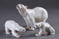 Tre figurer af porcelæn. BG I.-II. sort. 3