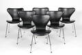 Arne Jacobsen. Seks syverstole model 3107, sort læder 6 