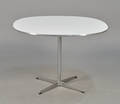 Arne Jacobsen. Rundt cafébord, Ø 90