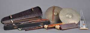 Samling fløjter, violin m.m.