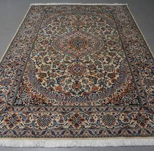Persisk Nain tæppe. Uld med silke. 290 x 200 cm. Denne vare er sat til omsalg under nyt varenummer 4948155