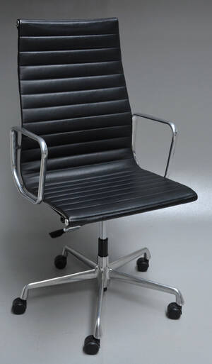 Charles Eames. Kontorstol, model EA-119. ´Full leather 