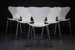 Arne Jacobsen. Seks stole, 3107 6