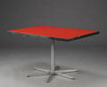 Arne Jacobsen. Rektangulært spisebord med sekspasfod