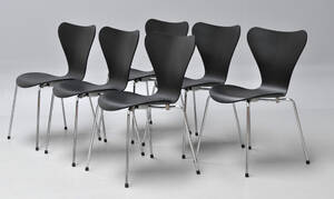 Arne Jacobsen. Sæt på seks stole, model 3107 fra år 2017. 6 