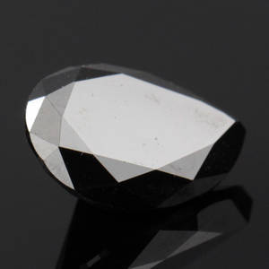 Uindfattet behandlet sort diamant ca 8.17 ct.