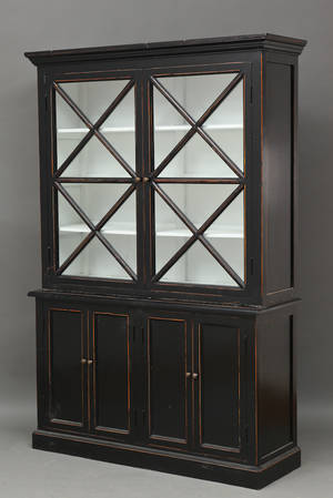 To delt vitrine i sort bemalet træ