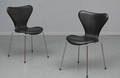 Arne Jacobsen. To stole model 3107 2