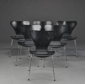 Arne Jacobsen. Seks syverstole model 3107 6