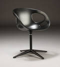 Hiromichi Konno. Armstol fra Fritz Hansen, model RIN HK10, udstillingsmodel