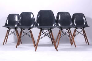 Charles Eames Sæt på seks DSW skalstole i grå glasfiber 6